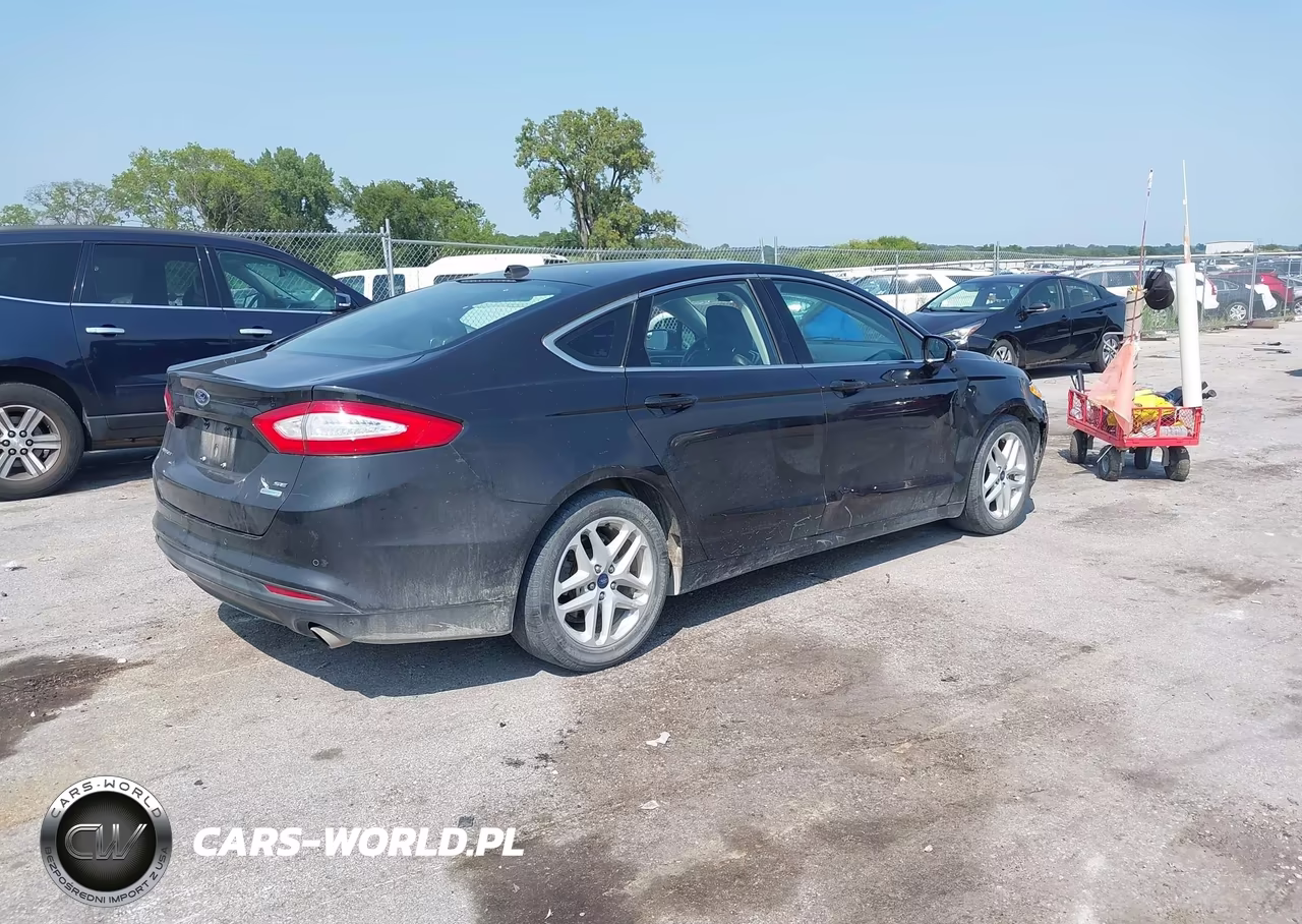 2013 Ford Fusion Se VIN:3FA6P0HRXDR370697 - 4