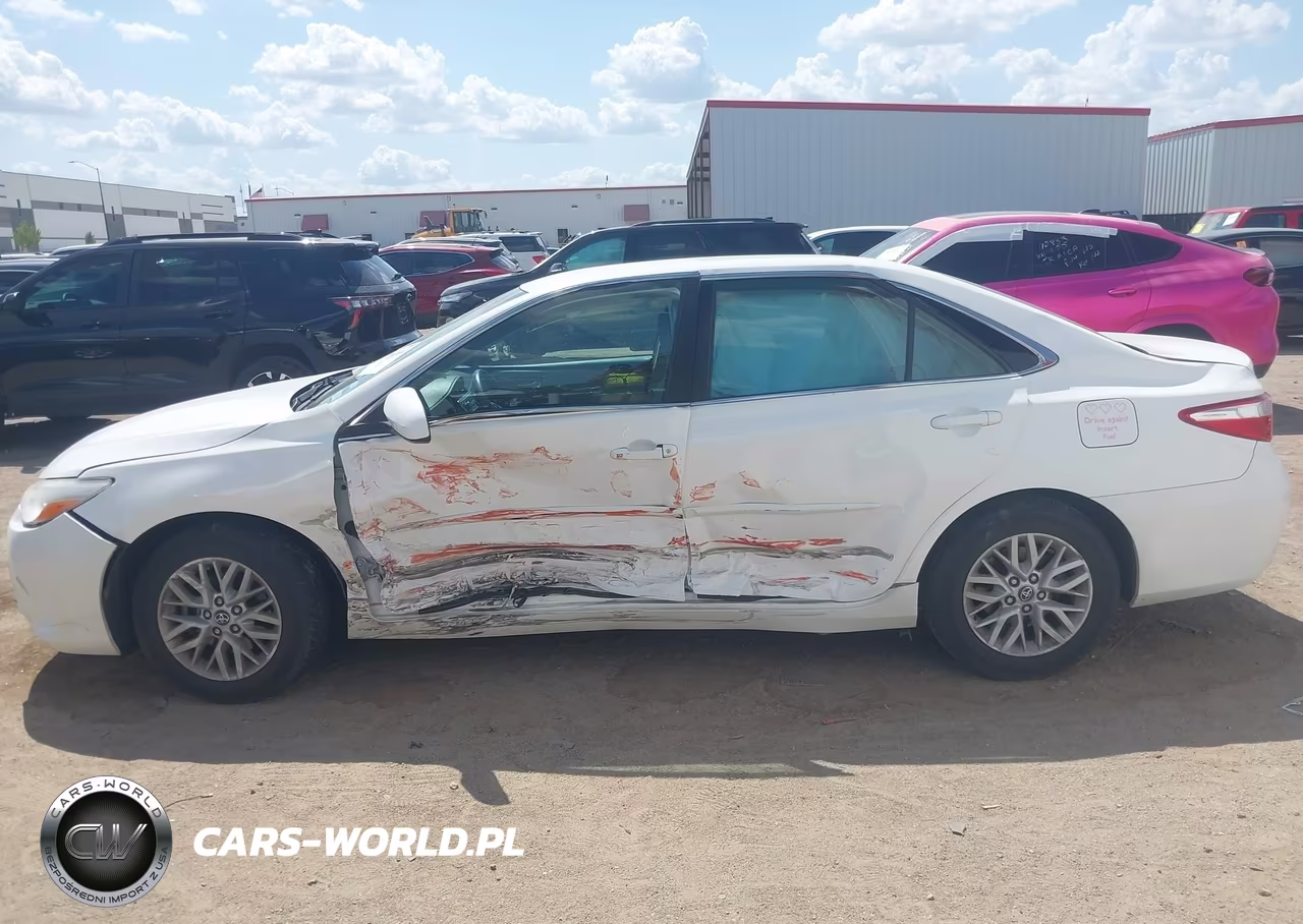 2017 Toyota Camry Le VIN:4T1BF1FK7HU386373 - 14