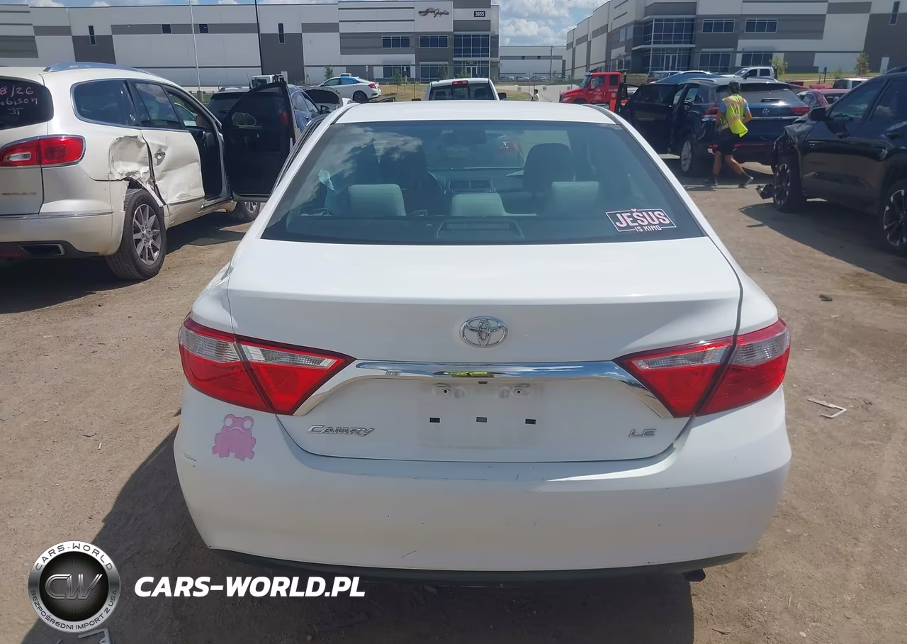 2017 Toyota Camry Le VIN:4T1BF1FK7HU386373 - 16