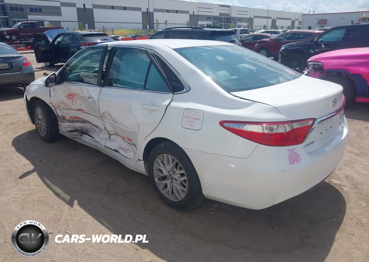 2017 Toyota Camry Le VIN:4T1BF1FK7HU386373 - 3