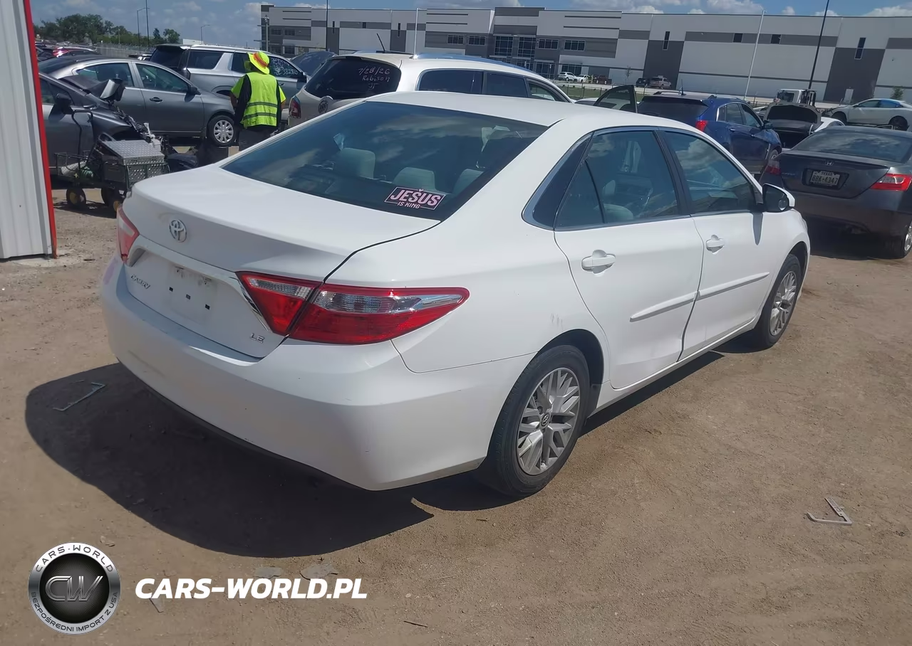 2017 Toyota Camry Le VIN:4T1BF1FK7HU386373 - 4