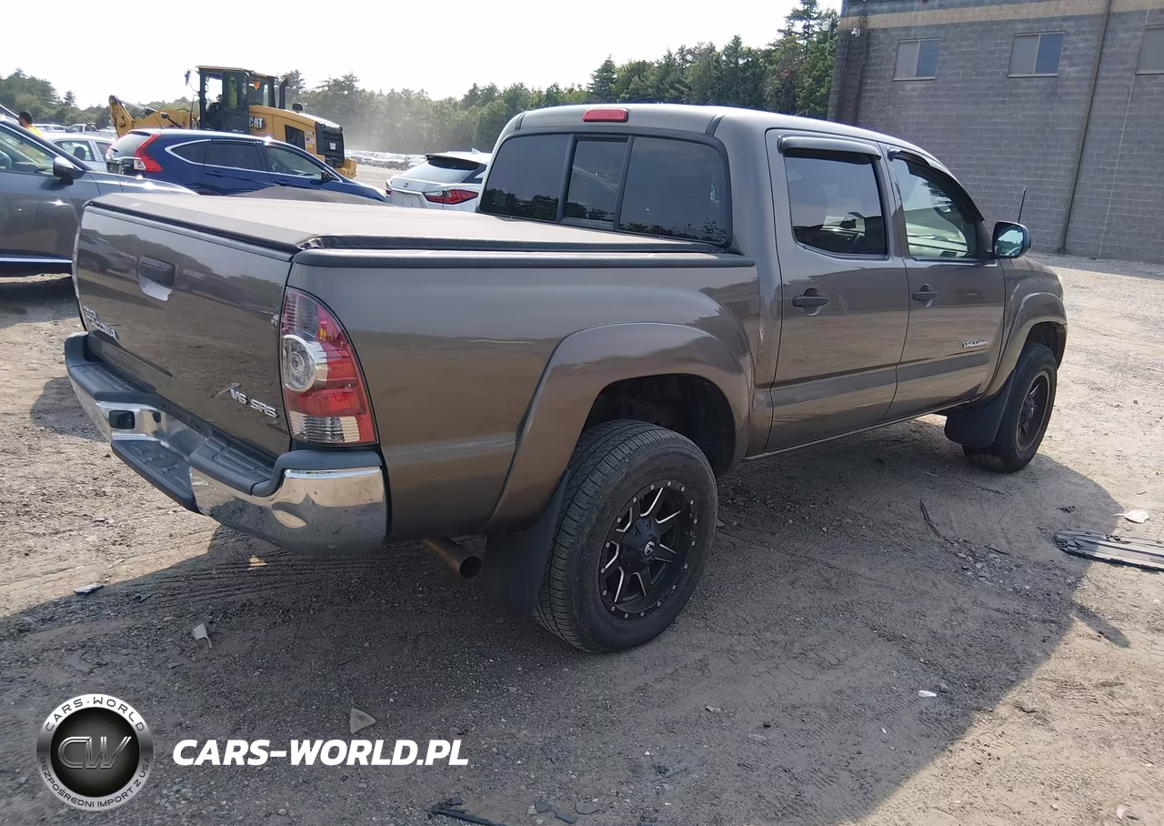 2013 Toyota Tacoma Base V6 VIN:5TFLU4EN9DX083311 - 4