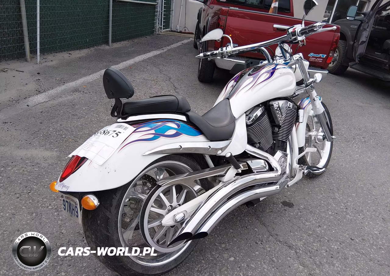 2007 Victory Motorcycles Vegas Jackpot VIN:5VPXB26D273004351 - 4