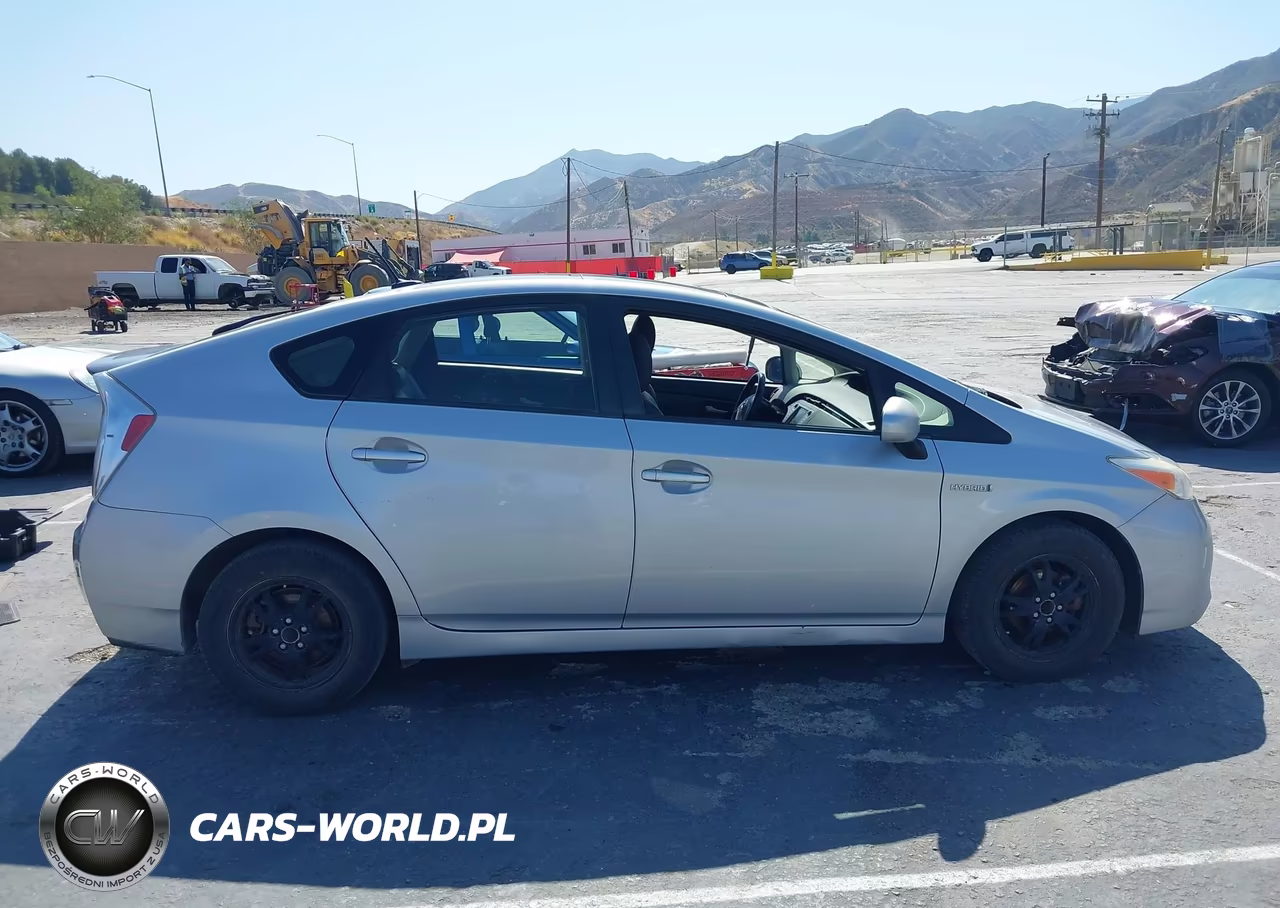 2014 Toyota Prius Four VIN:JTDKN3DUXE1795438 - 13