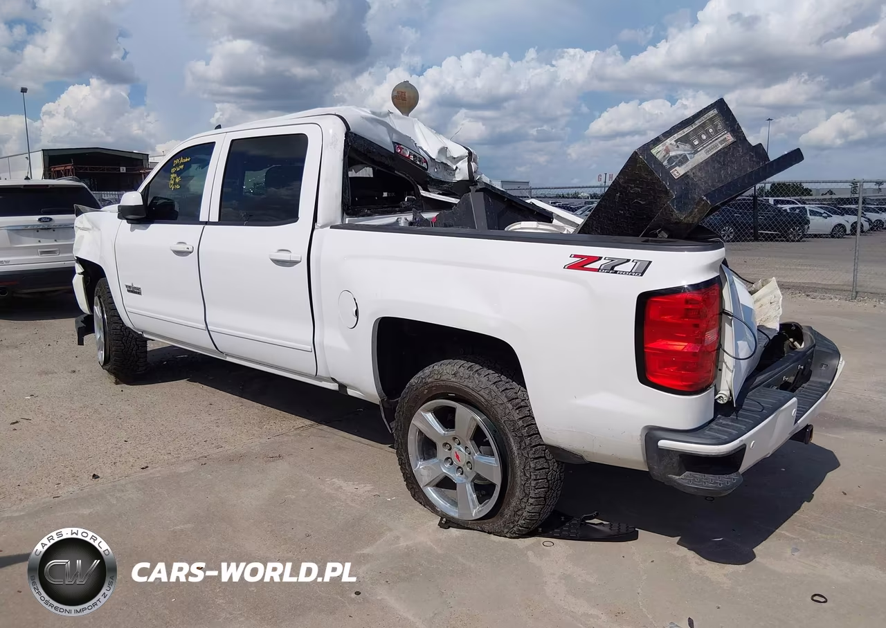 2018 Chevrolet Silverado 1500 2Lt VIN:3GCUKREC9JG496044 - 3