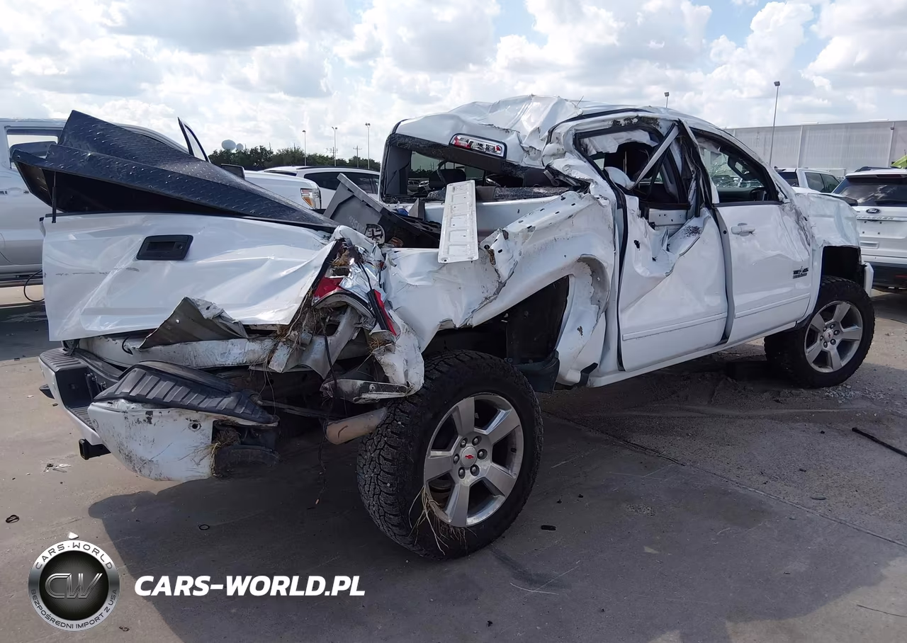 2018 Chevrolet Silverado 1500 2Lt VIN:3GCUKREC9JG496044 - 4