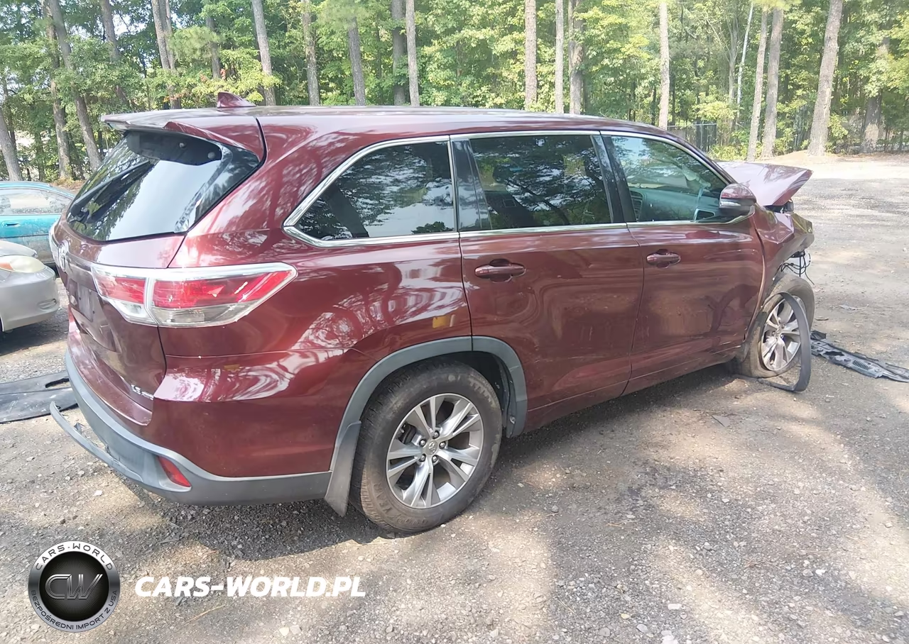 2015 Toyota Highlander Le Plus V6 VIN:5TDBKRFH7FS083923 - 4
