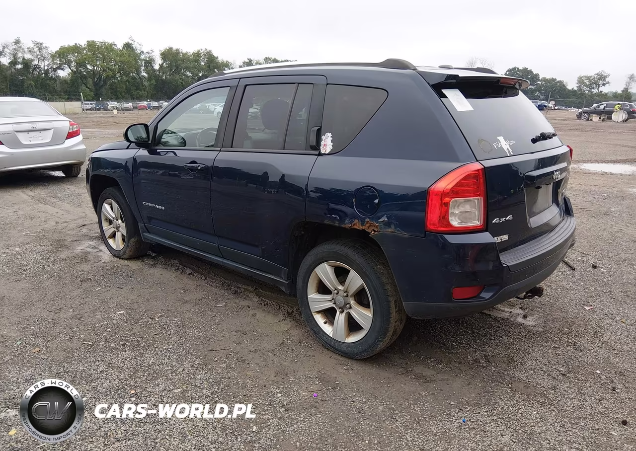 2012 Jeep Compass Latitude VIN:1C4NJDEB3CD613084 - 3