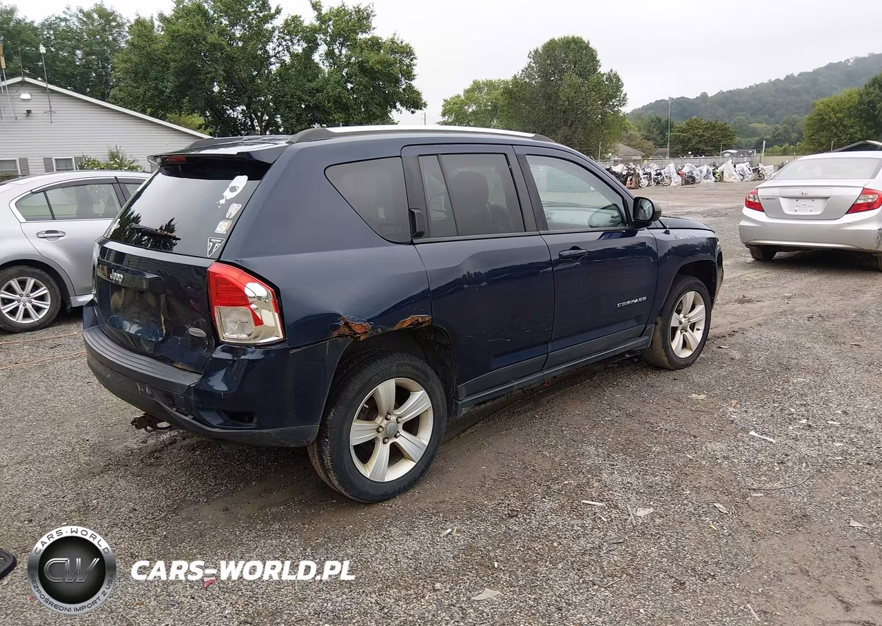 2012 Jeep Compass Latitude VIN:1C4NJDEB3CD613084 - 4