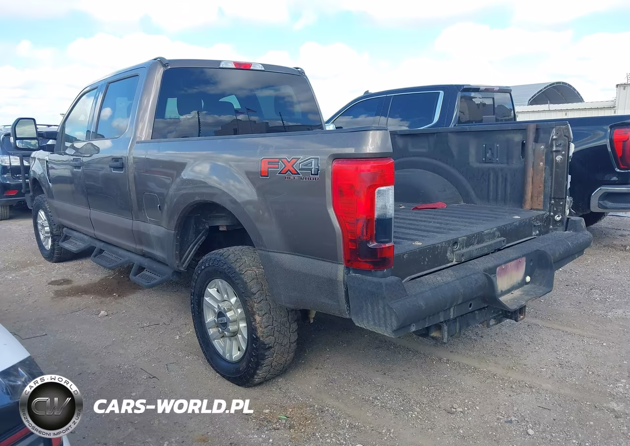2017 Ford F-250 Xlt VIN:1FT7W2B61HEE02246 - 3