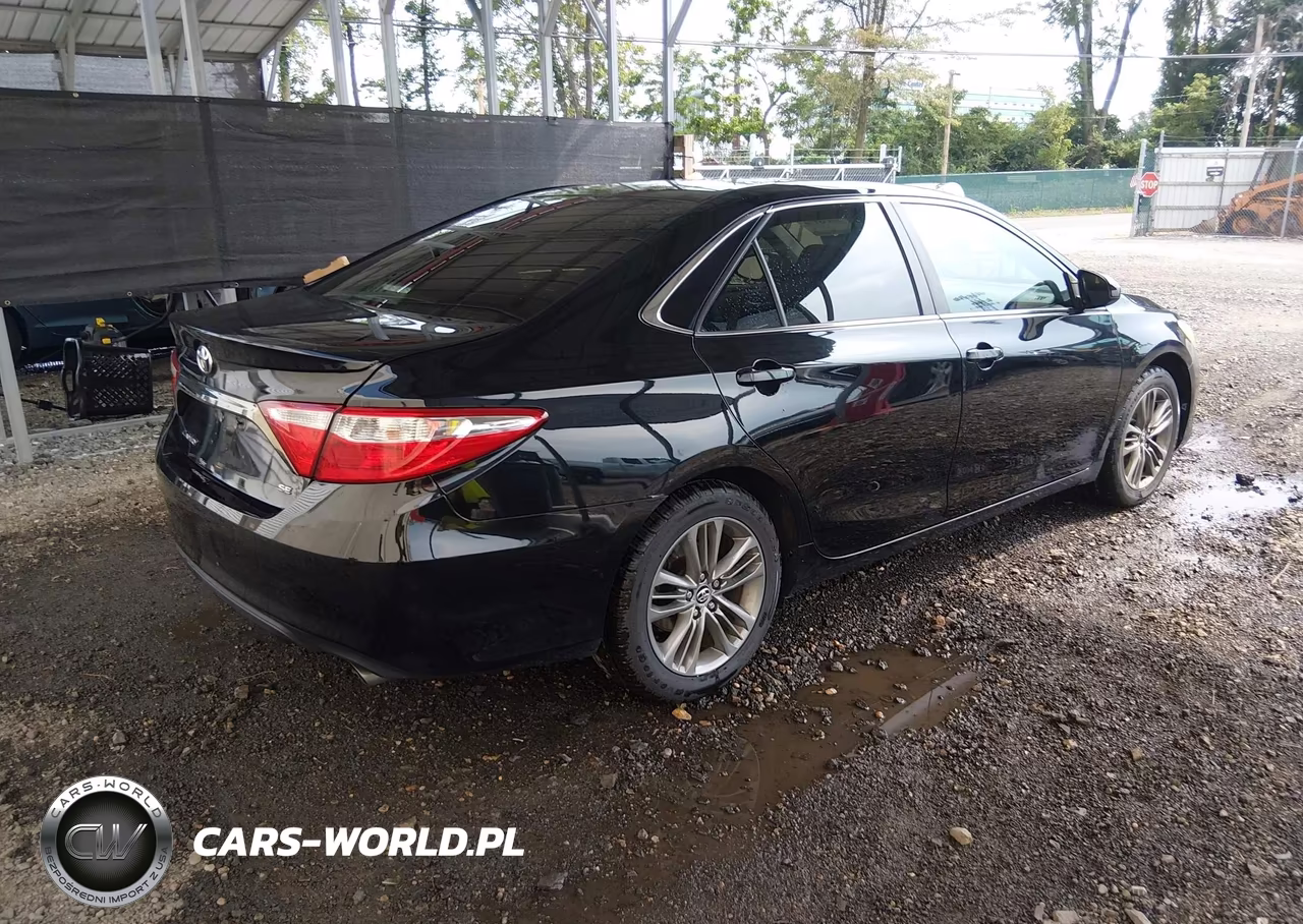 2015 Toyota Camry Se VIN:4T1BF1FK4FU058390 - 4