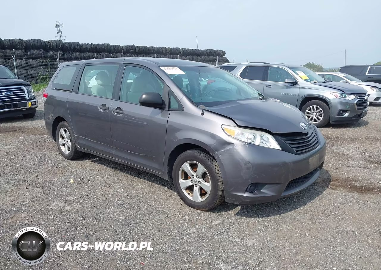 2013 Toyota Sienna L V6 7 Passenger