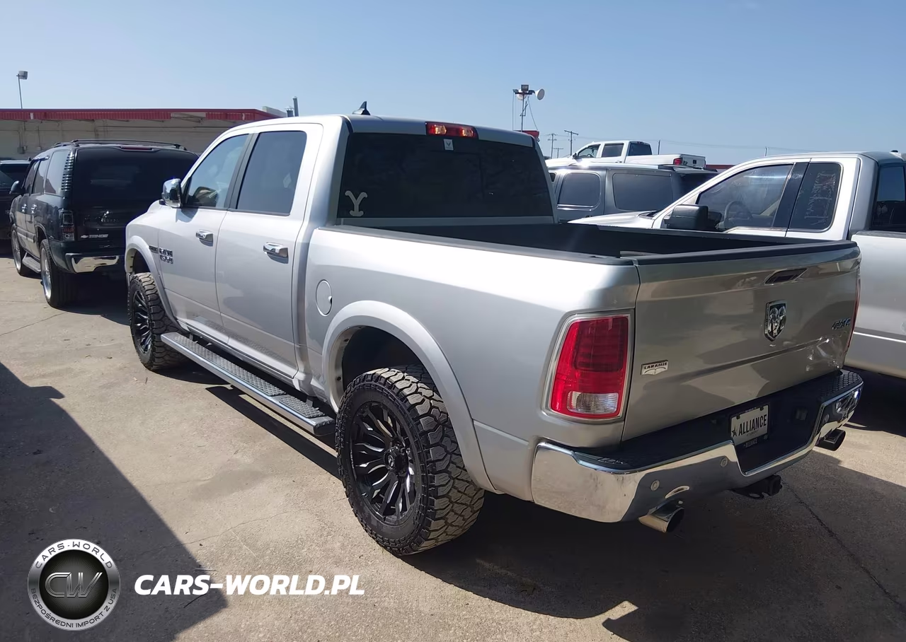 2018 Ram 1500 Laramie 4X4 5'7 Box VIN:1C6RR7NM3JS254722 - 3