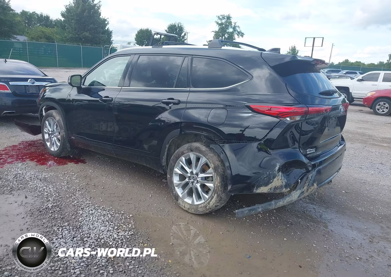 2023 Toyota Highlander Hybrid Limited VIN:5TDXBRCH4PS582528 - 3