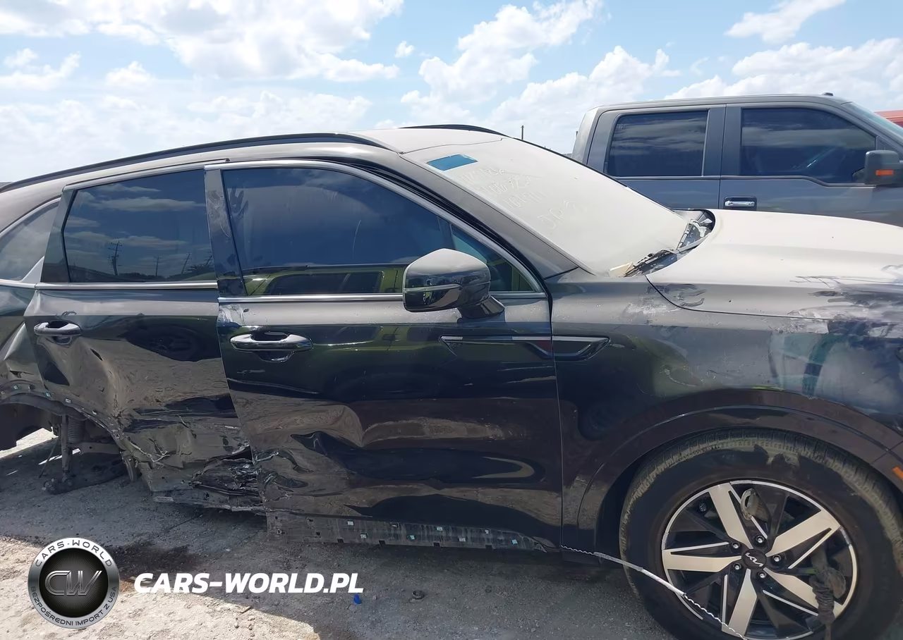 2022 Kia Sorento S VIN:5XYRL4LC6NG161711 - 13