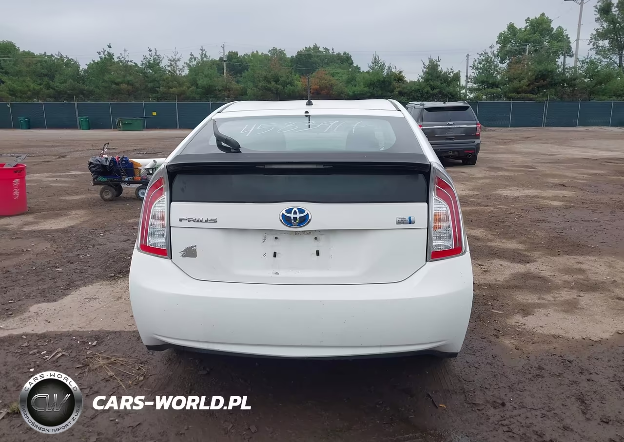 2013 Toyota Prius Two VIN:JTDKN3DU7D5681260 - 16