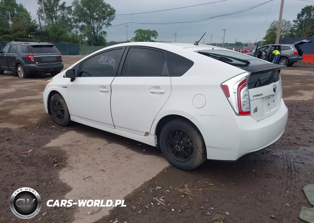 2013 Toyota Prius Two VIN:JTDKN3DU7D5681260 - 3