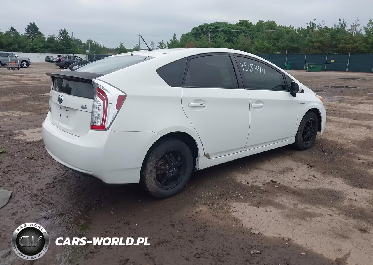 2013 Toyota Prius Two VIN:JTDKN3DU7D5681260 - 4