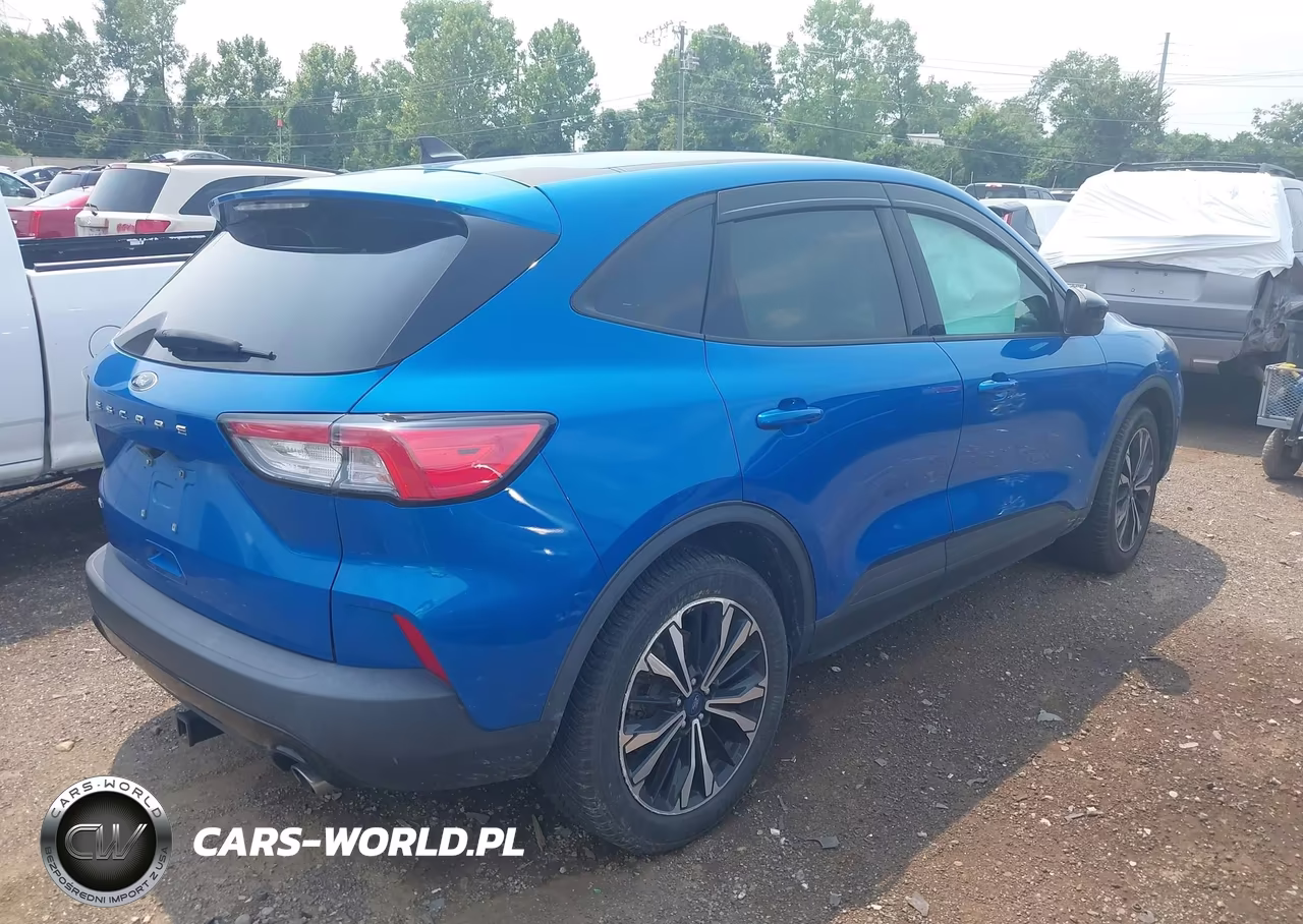 2021 Ford Escape Se VIN:1FMCU0G67MUA45815 - 4