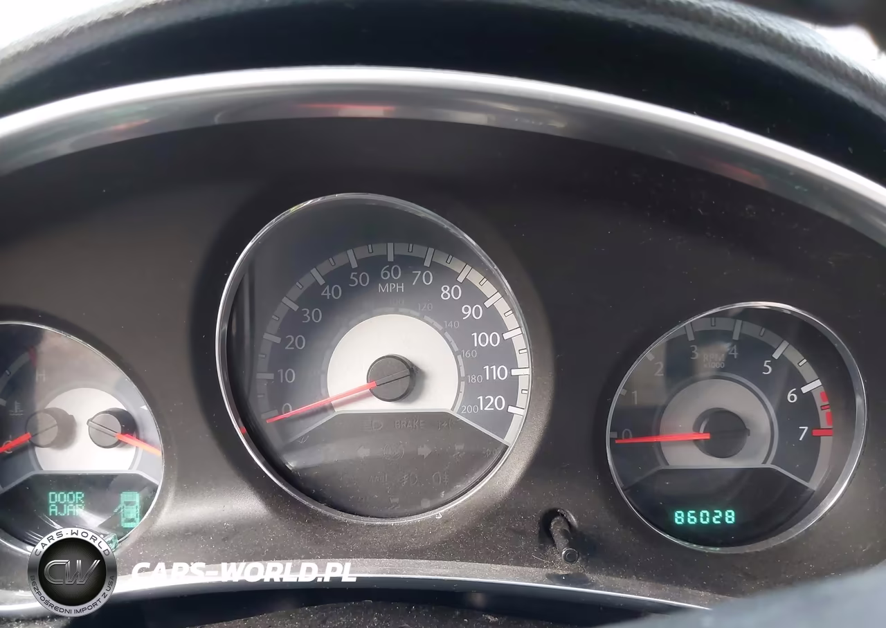 2012 Chrysler 200 Touring VIN:1C3BCBEB2CN123753 - 7