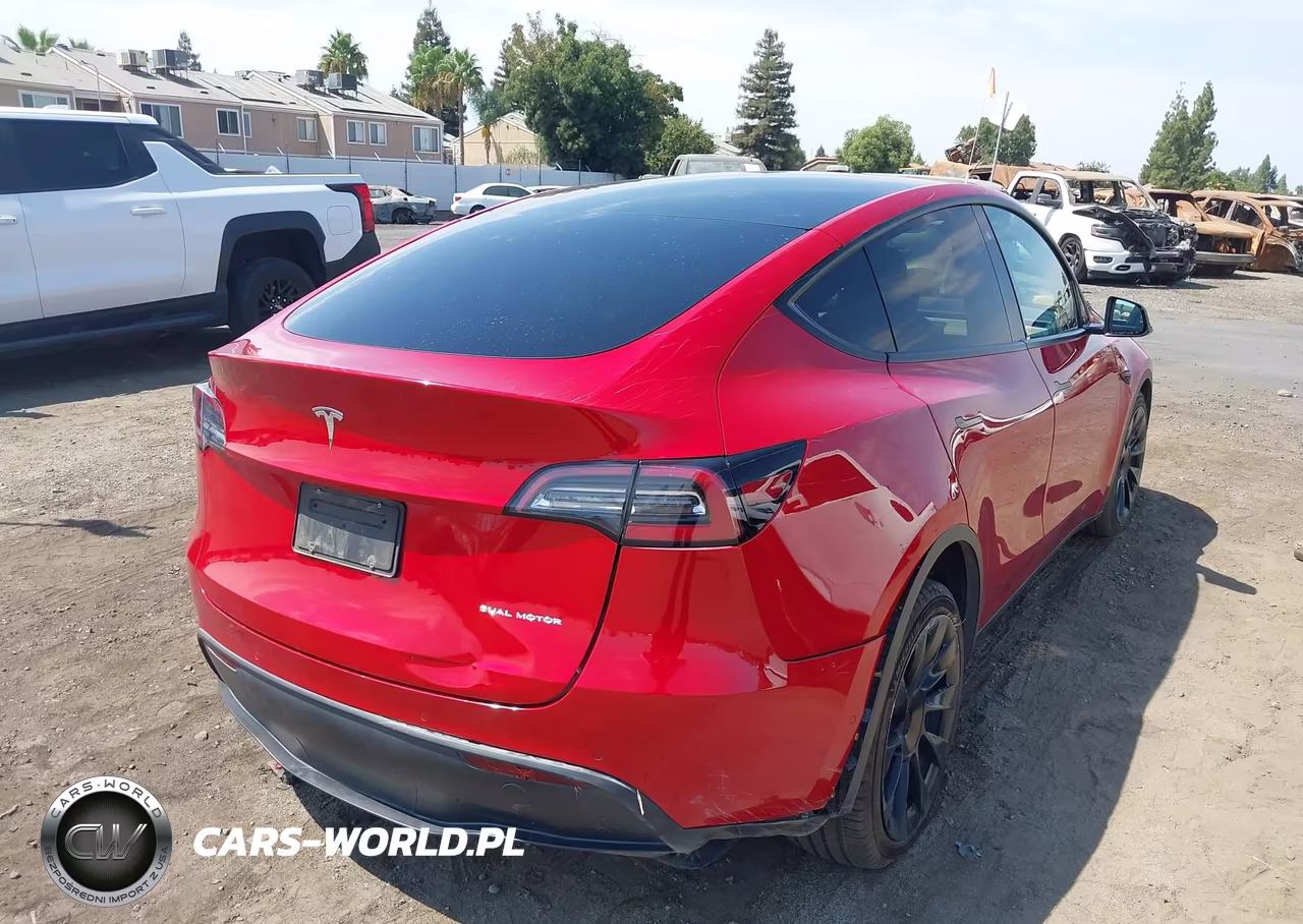 2020 Tesla Model Y Long Range Dual Motor All-Wheel Drive-Performance Dual Motor All-Wheel Drive VIN:5YJYGDEF8LF002376 - 4