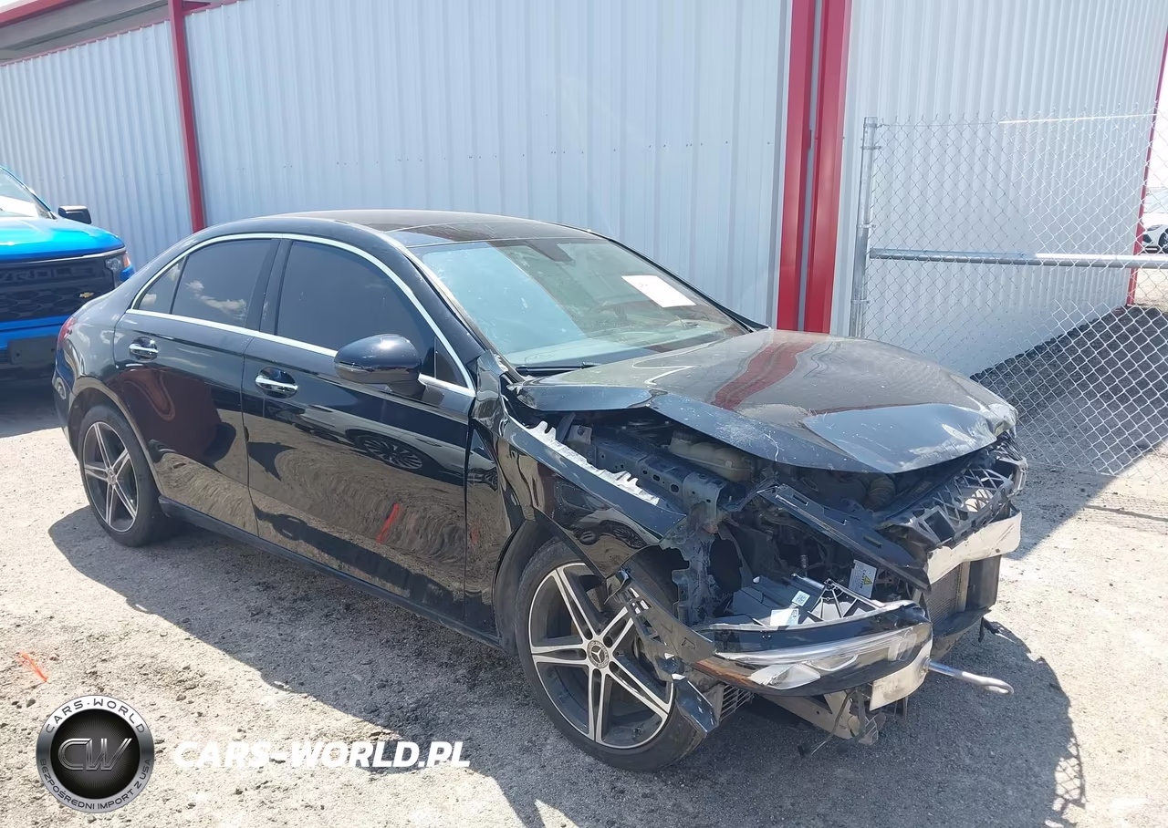 2021 Mercedes-Benz A 220 – zdjęcie 1 z 16