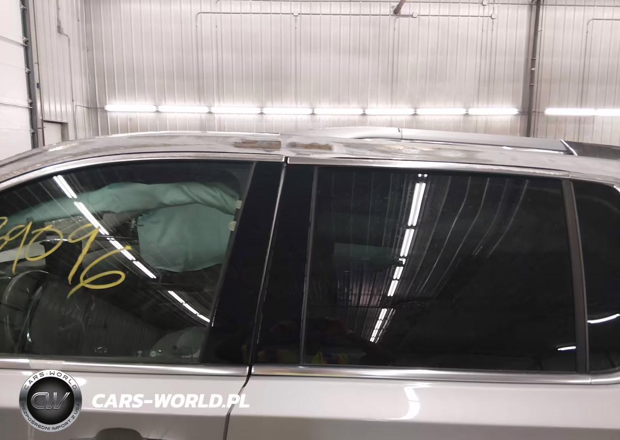 2018 Chevrolet Traverse Premier VIN:1GNEVJKW2JJ248767 - 16