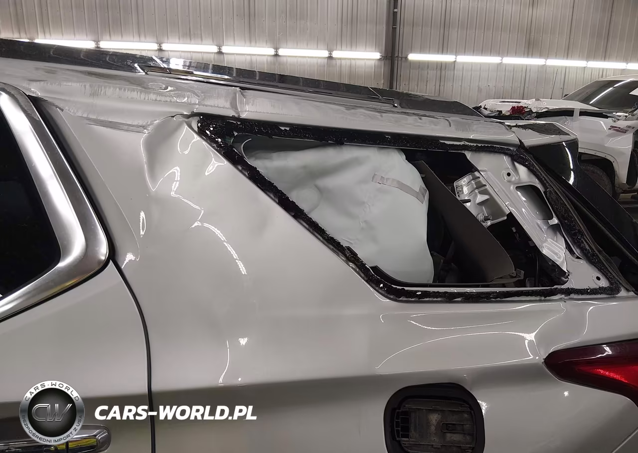 2018 Chevrolet Traverse Premier VIN:1GNEVJKW2JJ248767 - 17