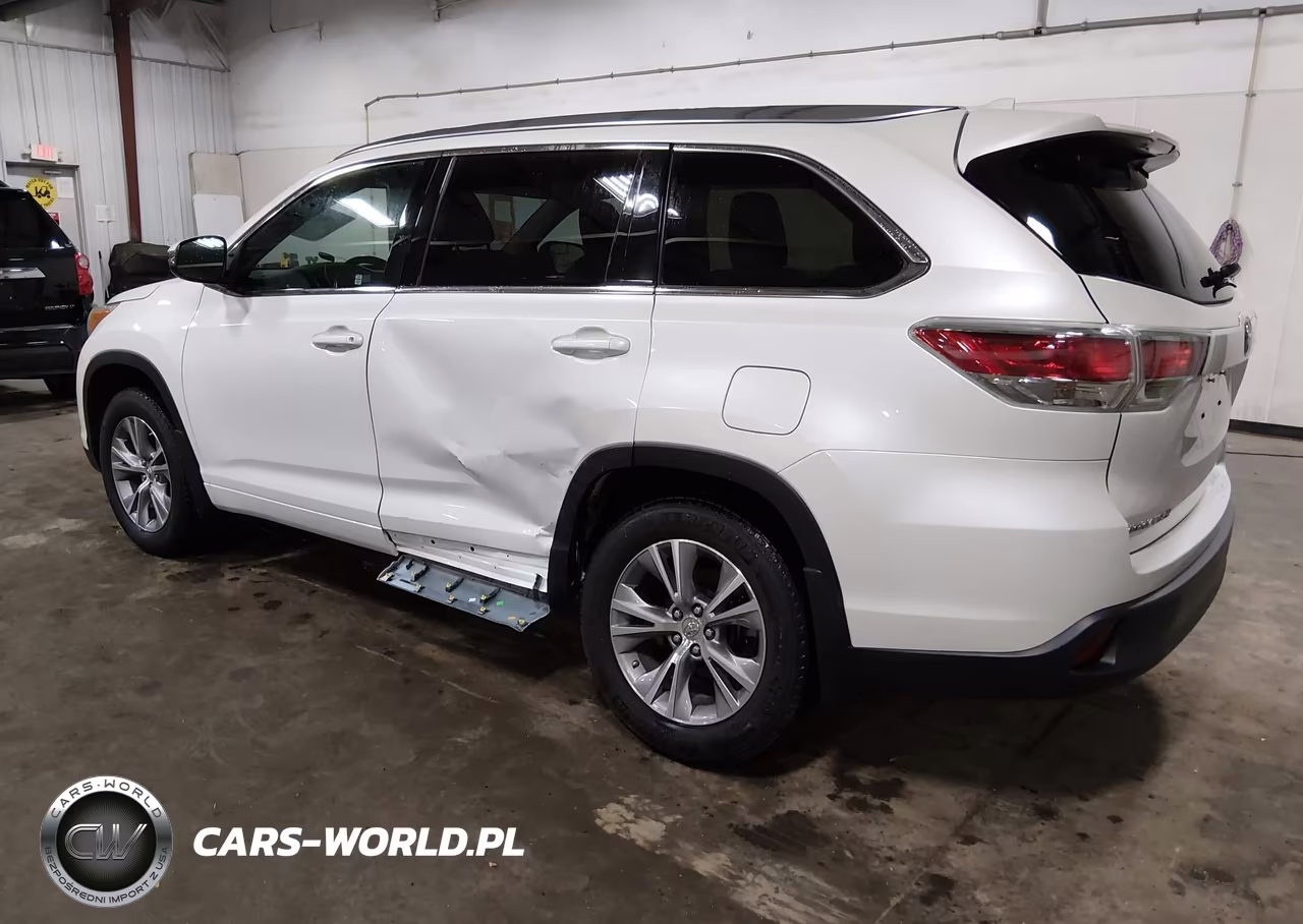 2015 Toyota Highlander Xle V6 VIN:5TDJKRFH3FS177762 - 3