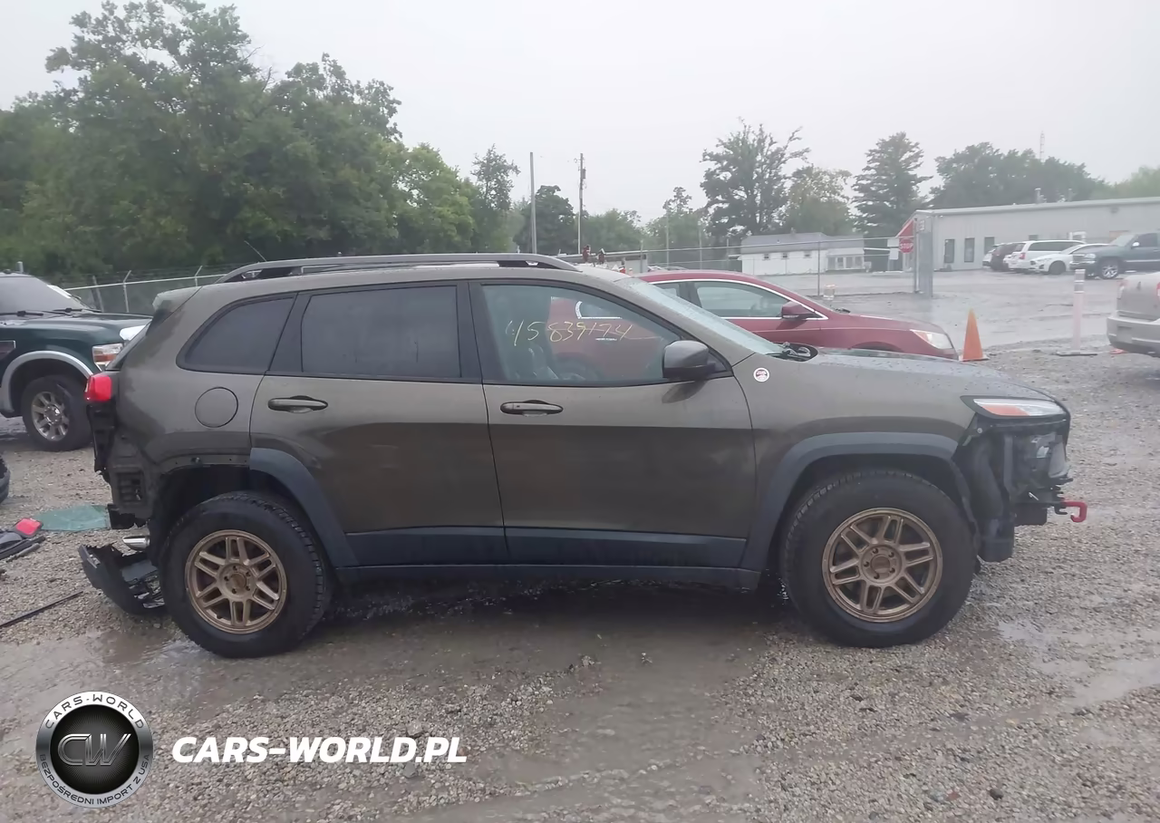 2015 Jeep Cherokee Trailhawk VIN:1C4PJMBS0FW510338 - 14