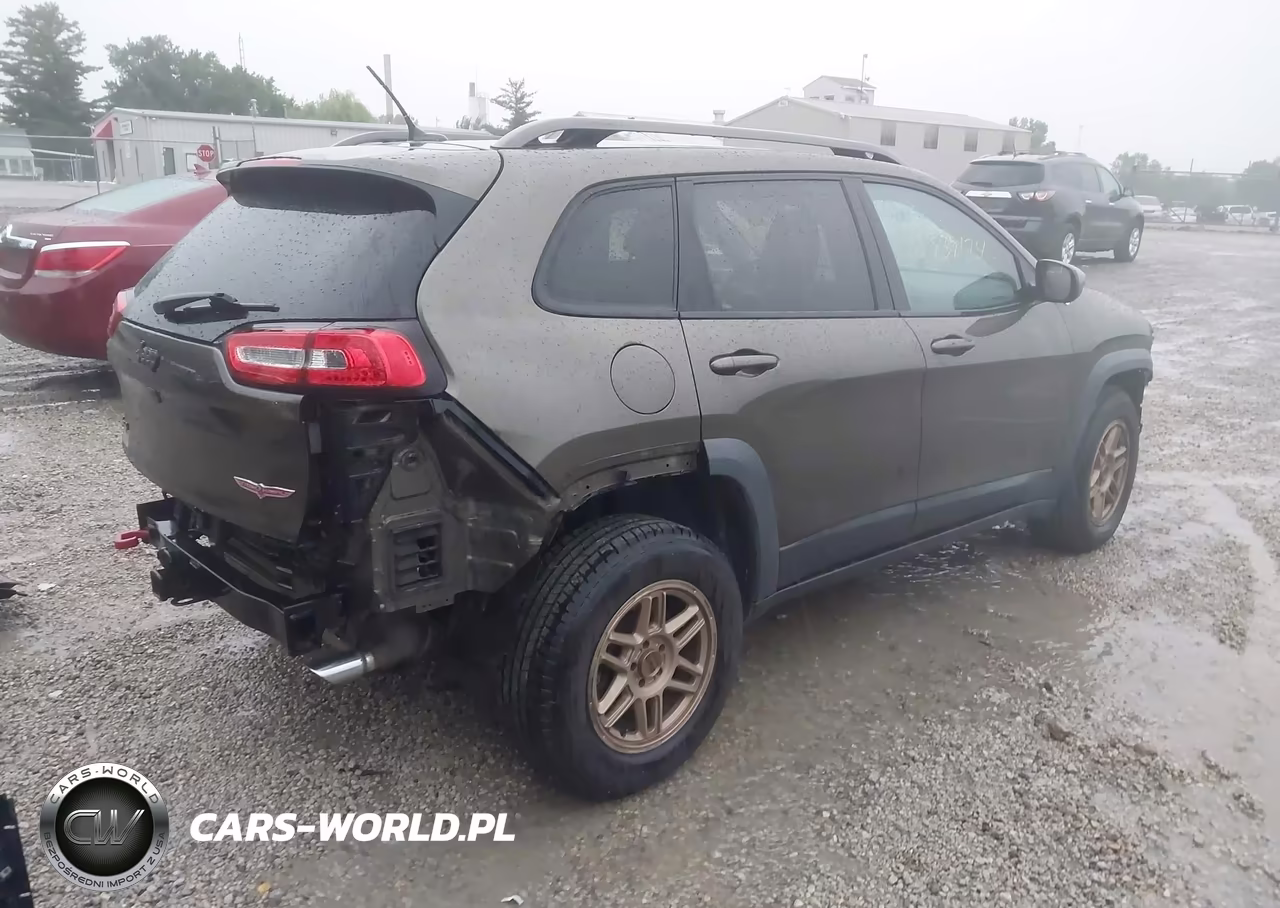 2015 Jeep Cherokee Trailhawk VIN:1C4PJMBS0FW510338 - 4