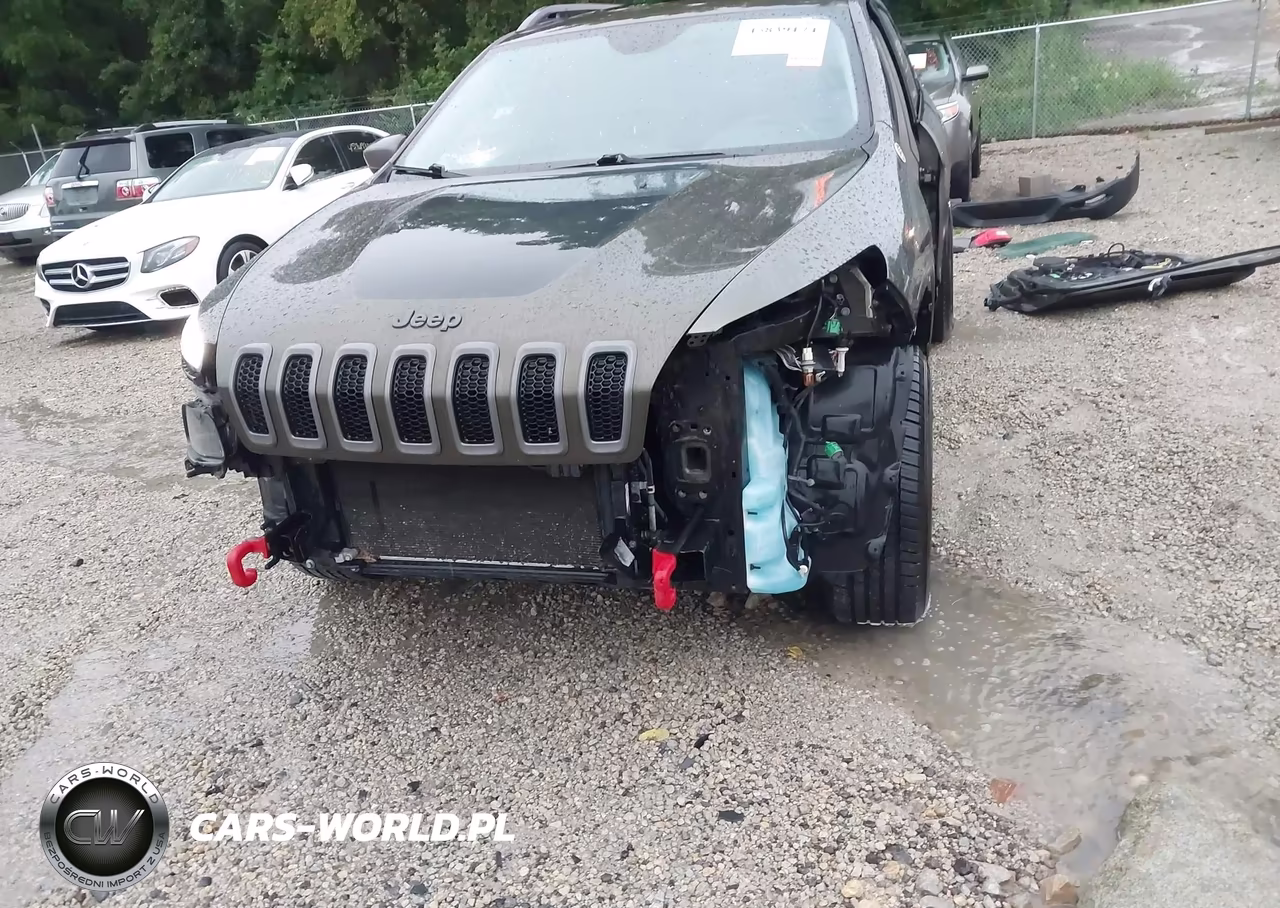 2015 Jeep Cherokee Trailhawk VIN:1C4PJMBS0FW510338 - 6