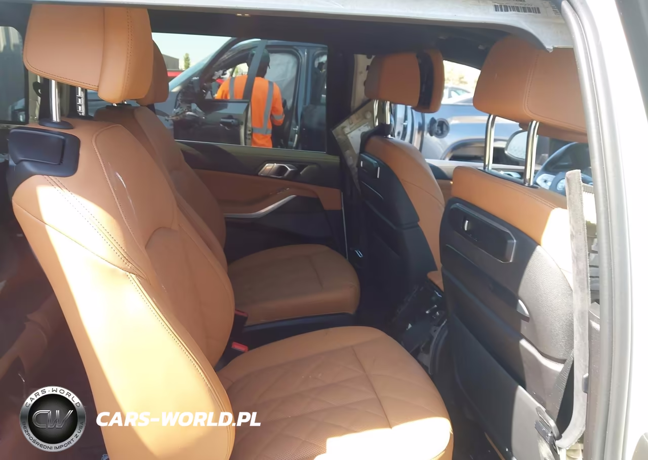 2023 BMW X7 xDrive40I VIN:5UX23EM08P9R88558 - 8