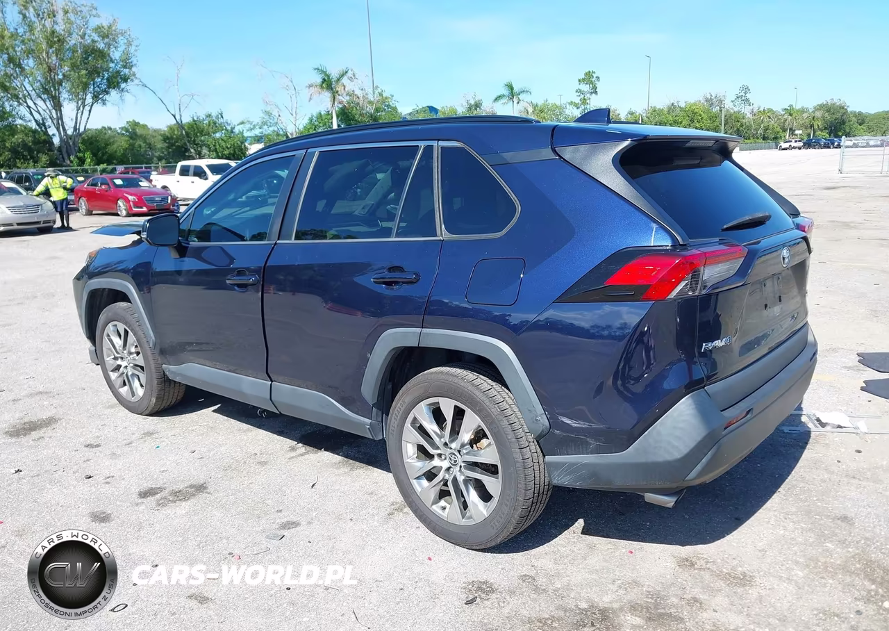 2021 Toyota Rav4 Xle Premium VIN:2T3C1RFV4MW158201 - 3