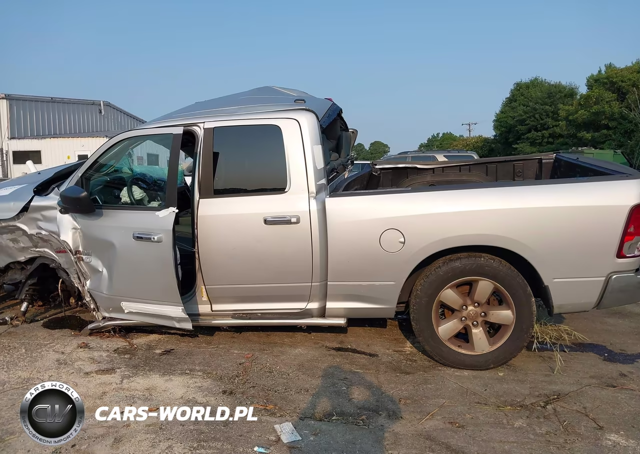 2015 Ram 1500 Big Horn VIN:1C6RR7GT3FS640696 - 13