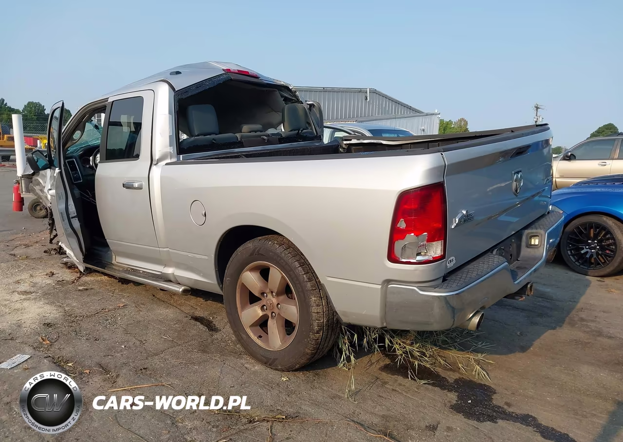 2015 Ram 1500 Big Horn VIN:1C6RR7GT3FS640696 - 3