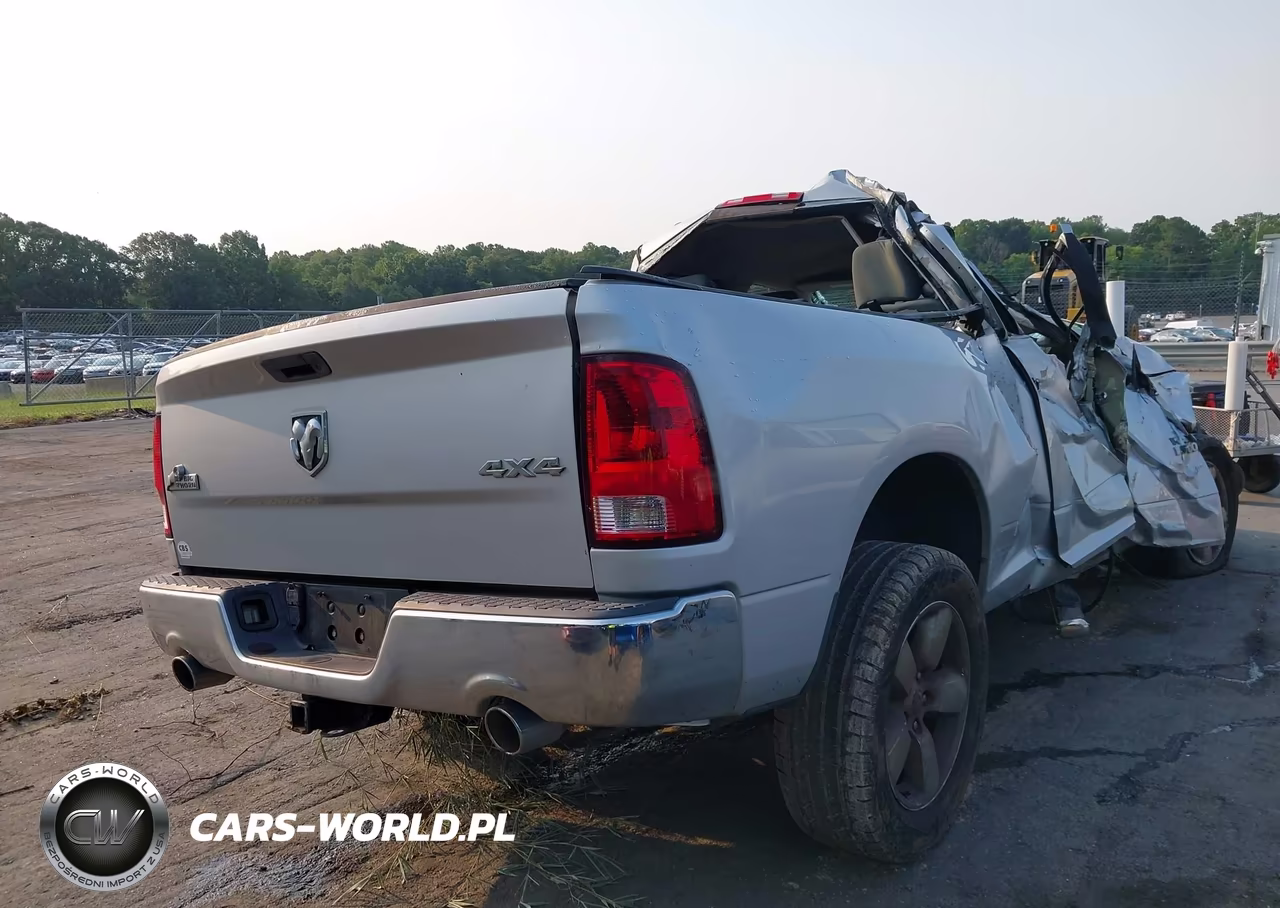 2015 Ram 1500 Big Horn VIN:1C6RR7GT3FS640696 - 4