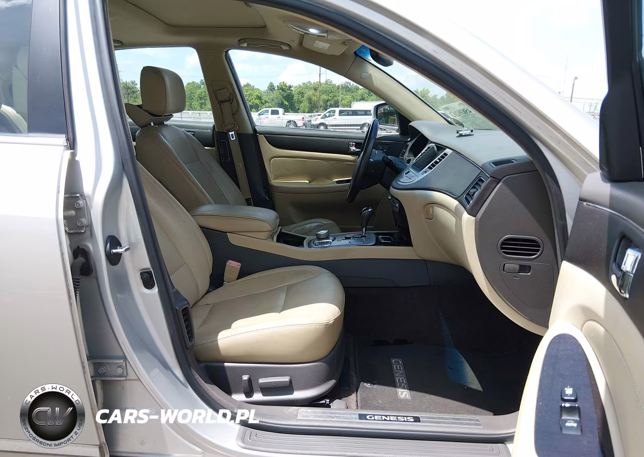 2011 Hyundai Genesis 4.6 VIN:KMHGC4DF8BU125430 - 5