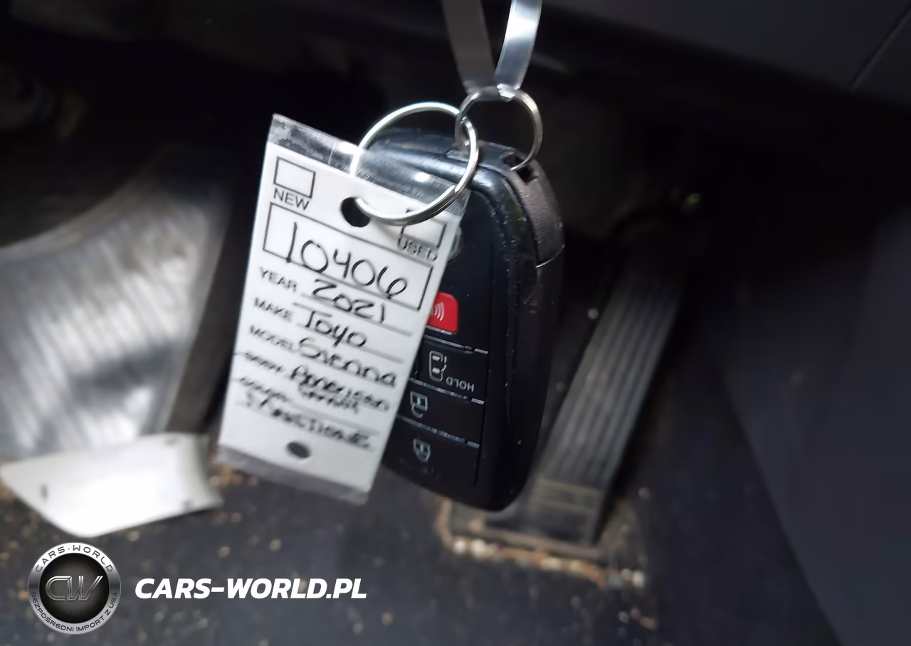 2021 Toyota Sienna Le VIN:5TDBRKEC4MS032420 - 11