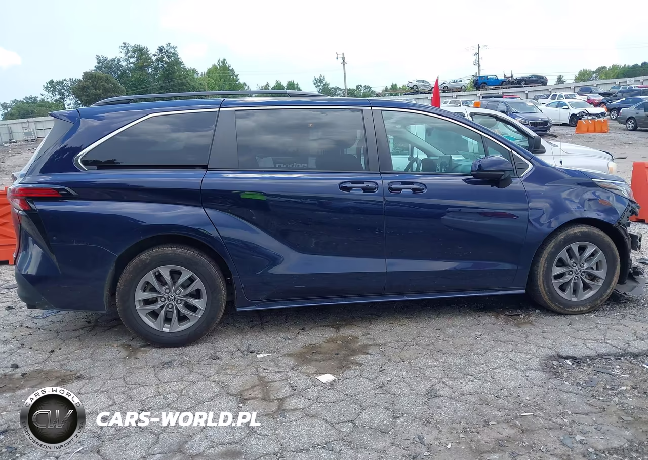 2021 Toyota Sienna Le VIN:5TDBRKEC4MS032420 - 18