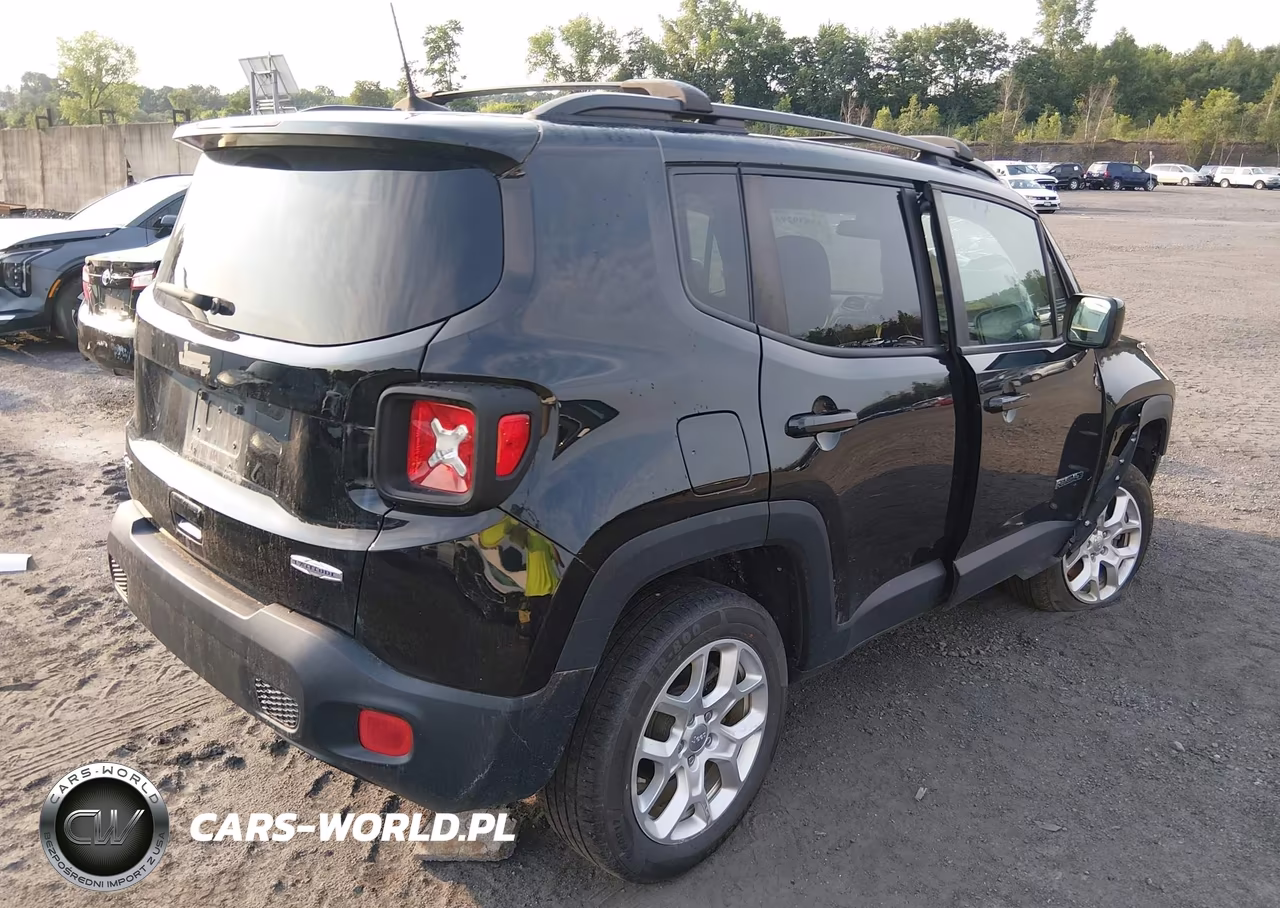 2018 Jeep Renegade Latitude 4X4 VIN:ZACCJBBB5JPG84110 - 4