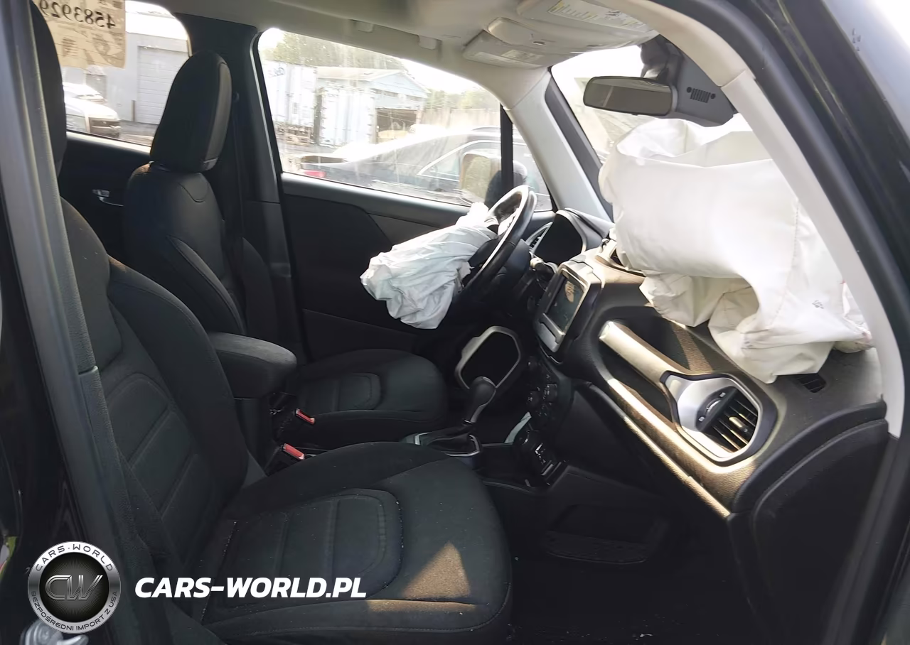 2018 Jeep Renegade Latitude 4X4 VIN:ZACCJBBB5JPG84110 - 5