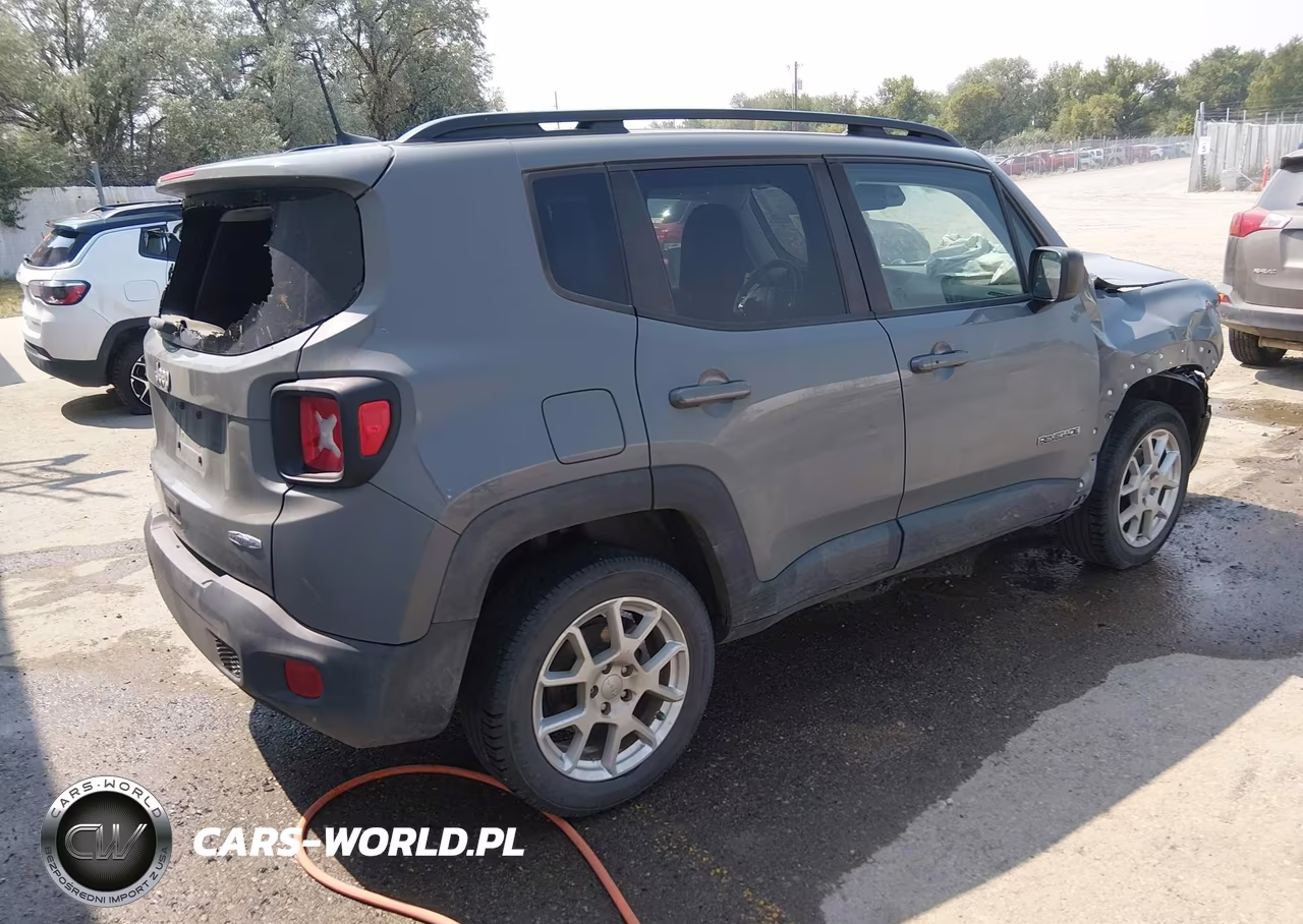 2021 Jeep Renegade Latitude 4X4 VIN:ZACNJDBB4MPN33796 - 4