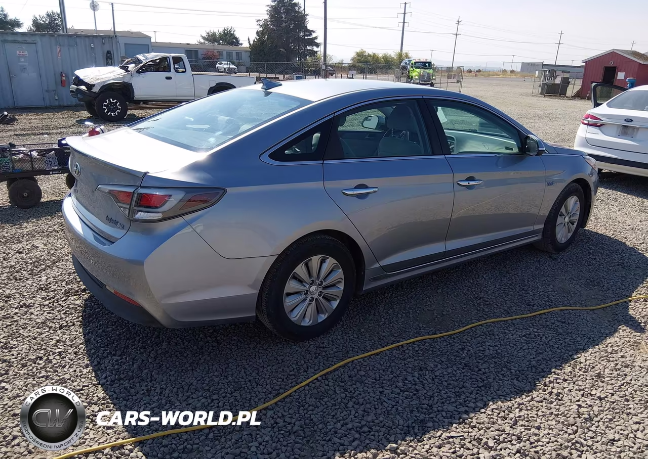 2016 Hyundai Sonata Hybrid Se VIN:KMHE24L17GA037431 - 4