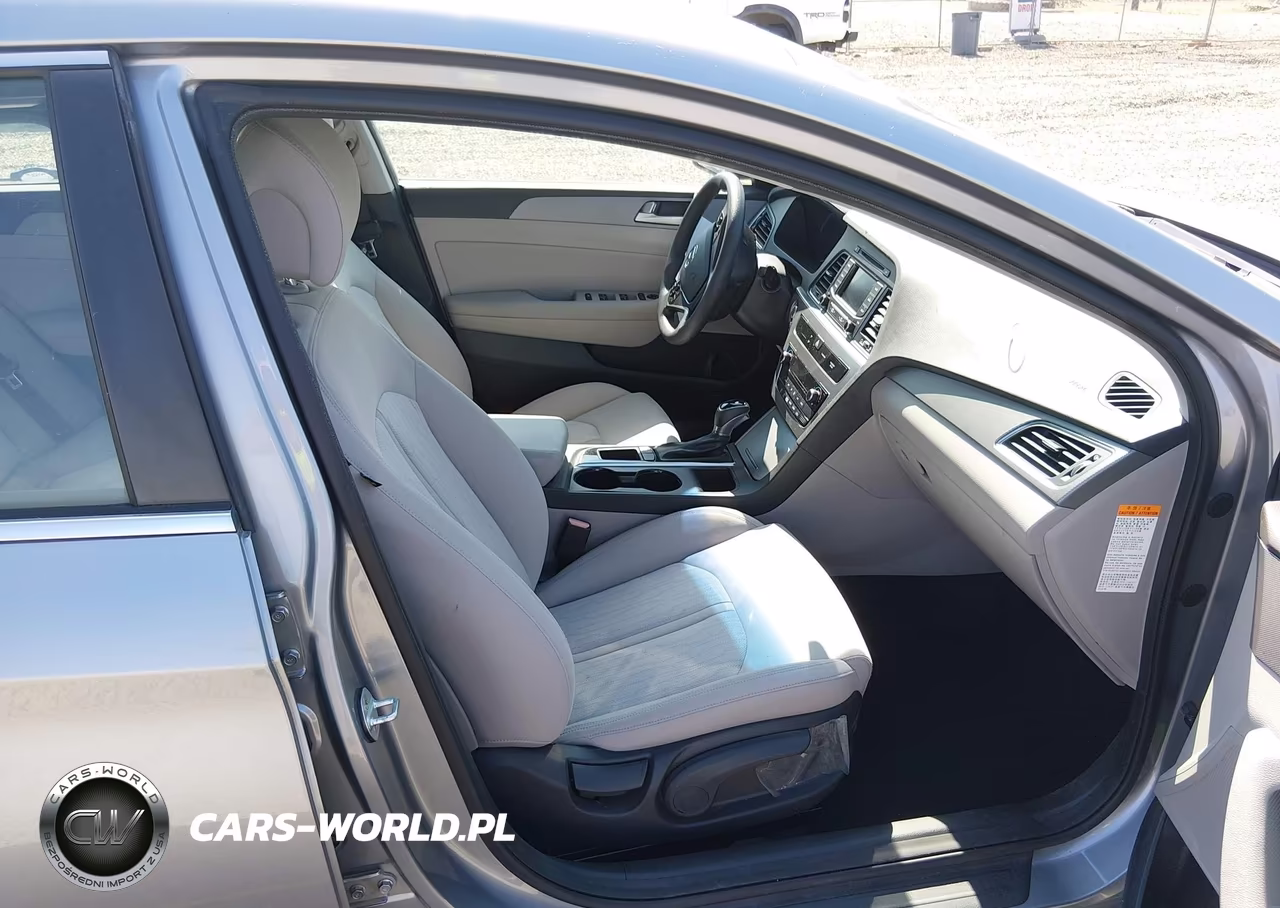 2016 Hyundai Sonata Hybrid Se VIN:KMHE24L17GA037431 - 5