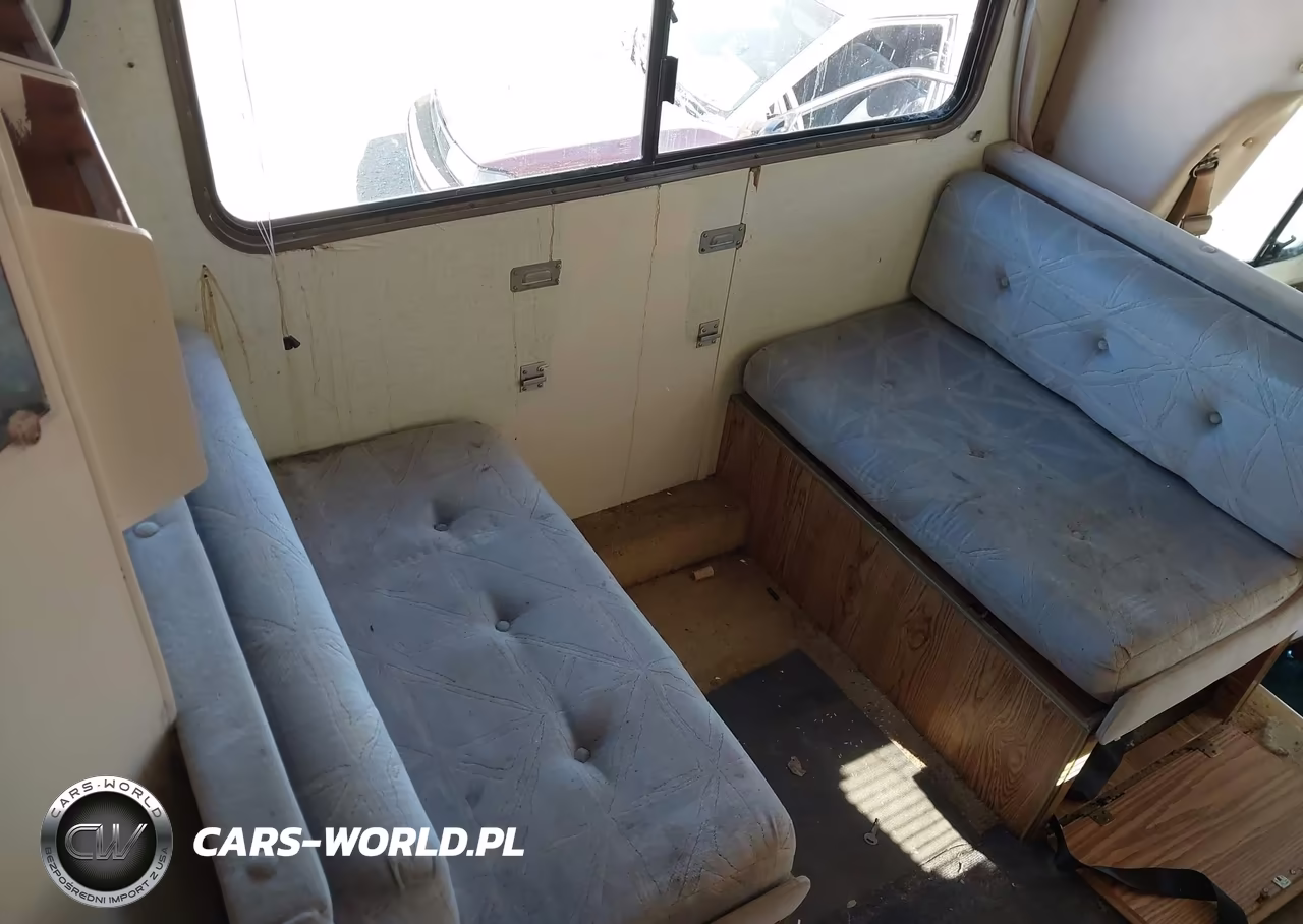 1989 Ford Econoline E350 Cutaway Van VIN:1FDKE30G3KHA52618 - 17