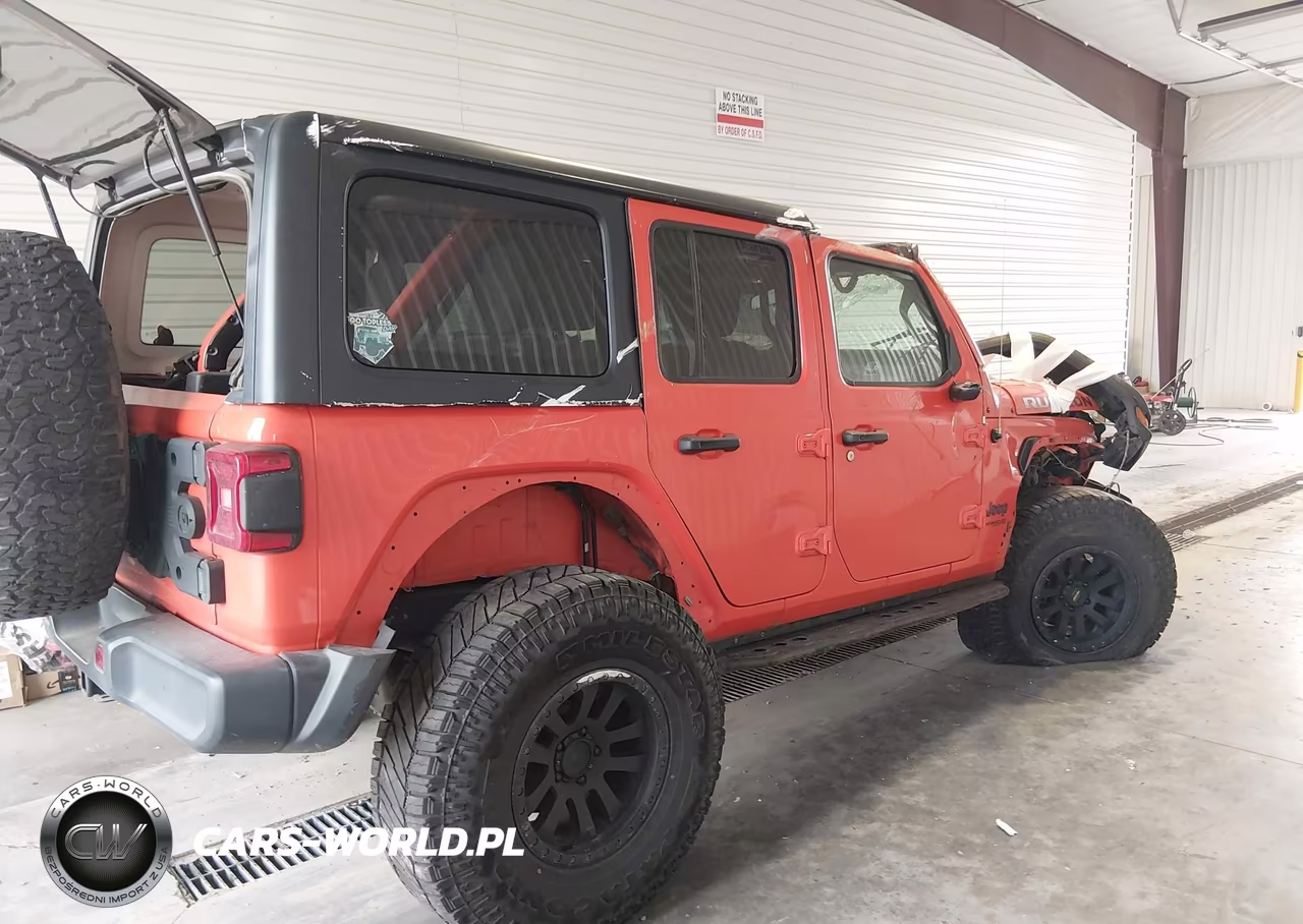 2018 Jeep Wrangler Unlimited Rubicon 4X4 VIN:1C4HJXFG2JW194994 - 4