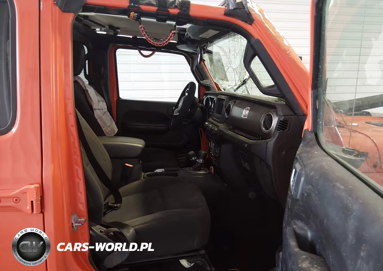 2018 Jeep Wrangler Unlimited Rubicon 4X4 VIN:1C4HJXFG2JW194994 - 5