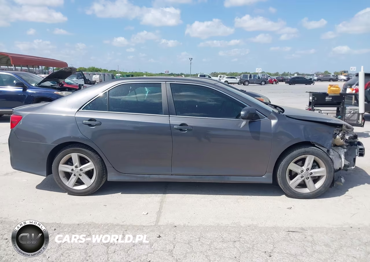 2014 Toyota Camry Se VIN:4T1BF1FK8EU830761 - 14