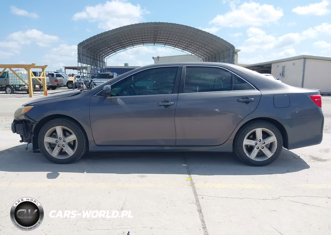 2014 Toyota Camry Se VIN:4T1BF1FK8EU830761 - 15